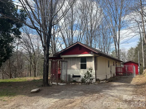 55 Celestial Ln, Whittier, NC 28789
