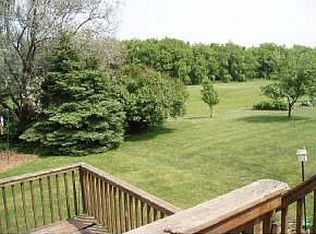 566 Masters Ln, Green Bay, WI 54311