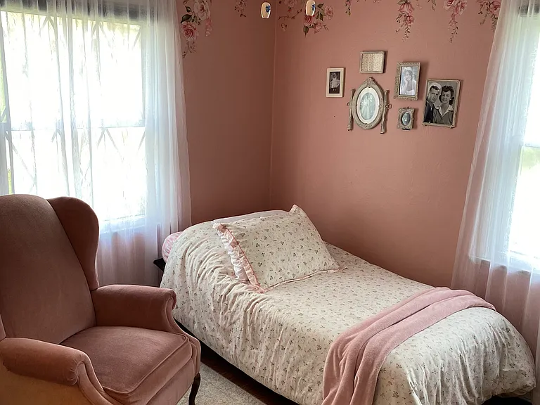53 Wayne Ave — Photo 4