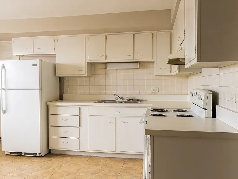 6615-19 W Lloyd Dr — Photo 18