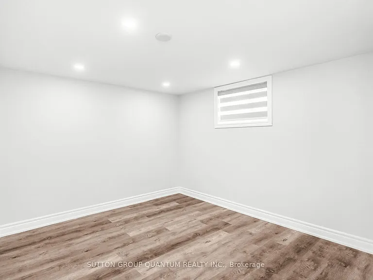 313 Ashbury Rd E #LOWER — Photo 12
