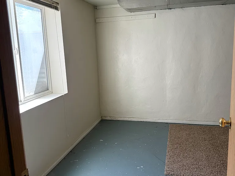 1415 E Thurston Ave — Photo 15