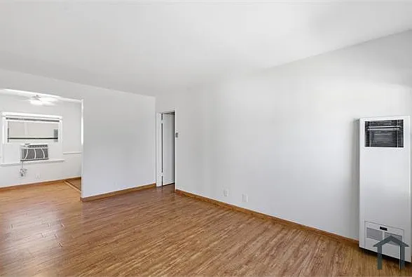 20610 Hartland St #C — Photo 3