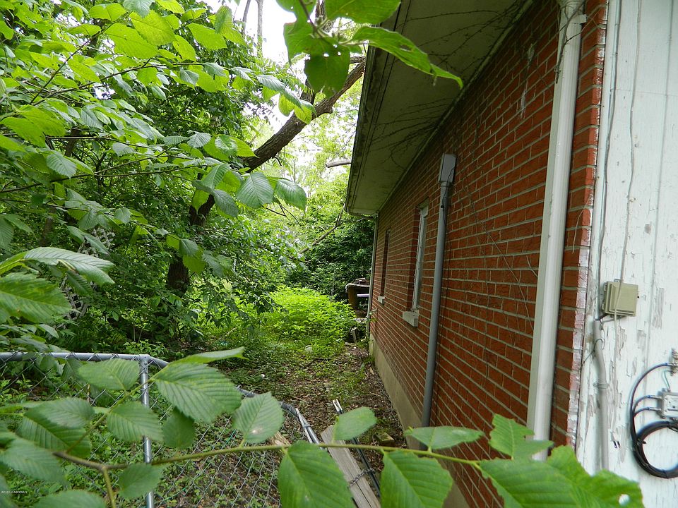 2nd image of 7468 State Road Z