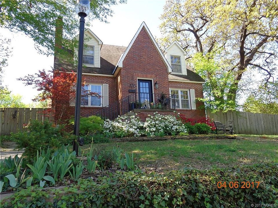1st image of 320 E Osage Ave