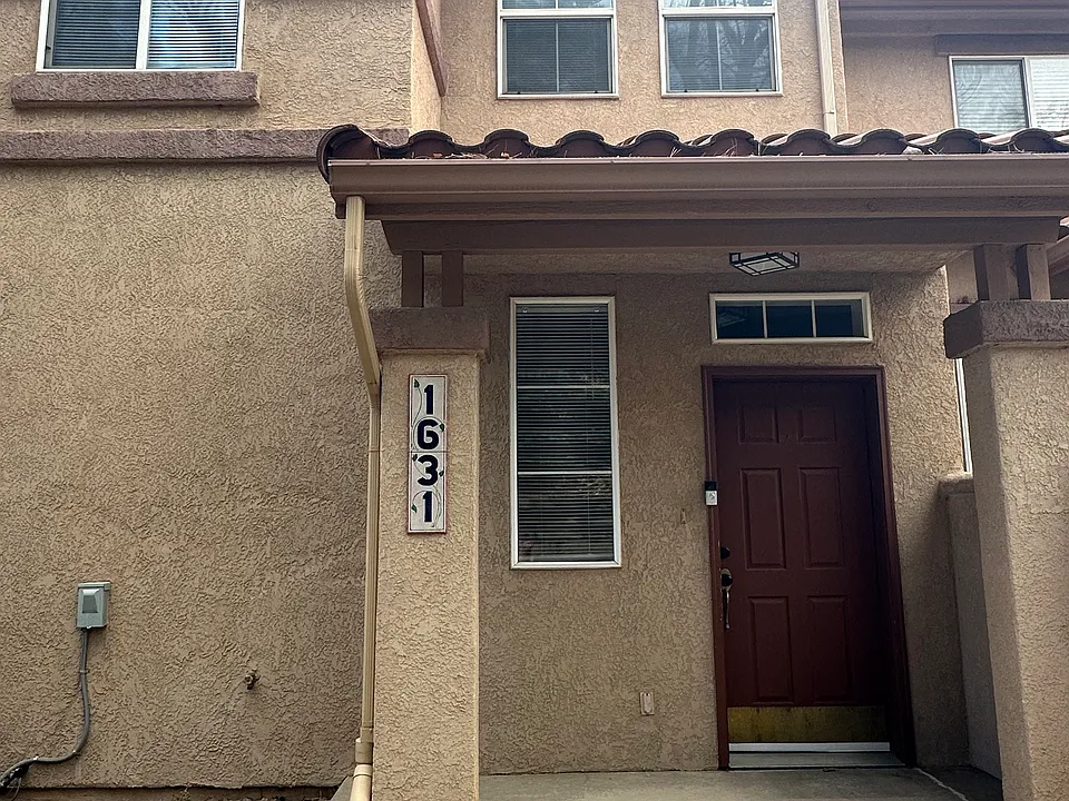 1631 Courtyard Hts
