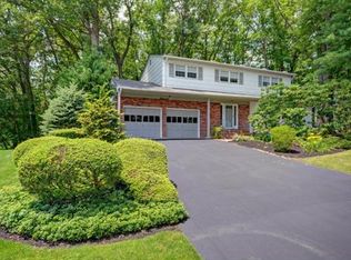 17 Scott Dr, East Brunswick, NJ 08816