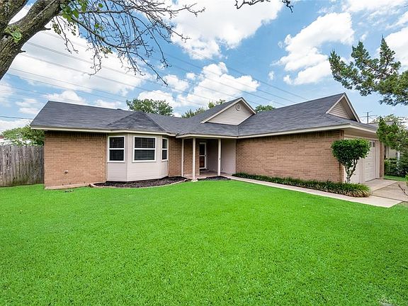 3rd image of 4401 Coventry Dr