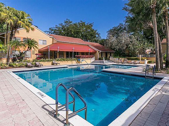 4th image of 1054 Coral Club Dr #1054