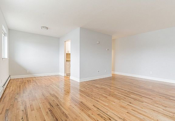 3rd image of 3174 Brixton Ln APT 23