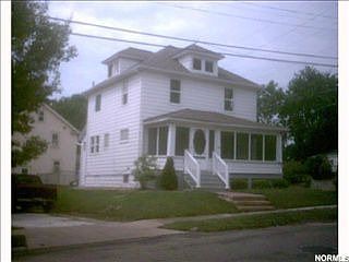 5th image of 126 Glenn St