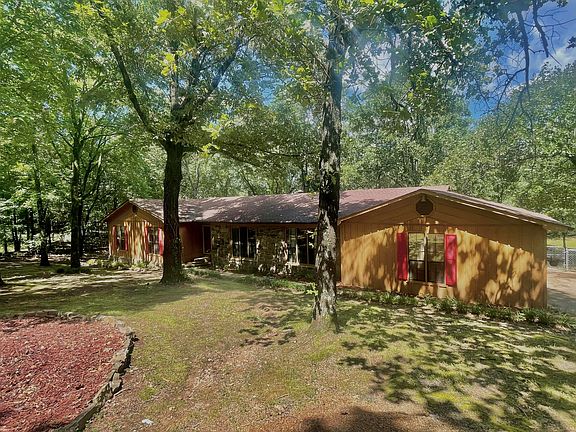 3rd image of 153 N Oaks Ln