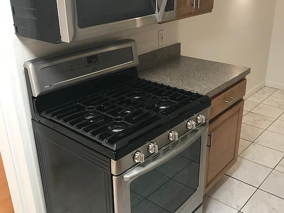 4th image of 302 Washington Ave #1G