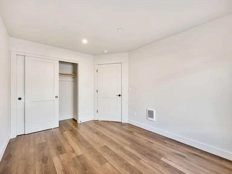 Jetty Stone Apartments — Photo 18