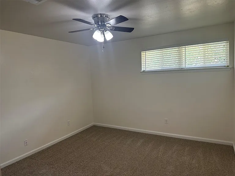 5919 Ludington Dr — Photo 3