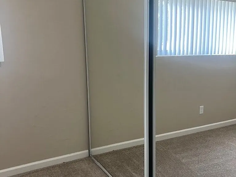 Leo's Apartments — Photo 12