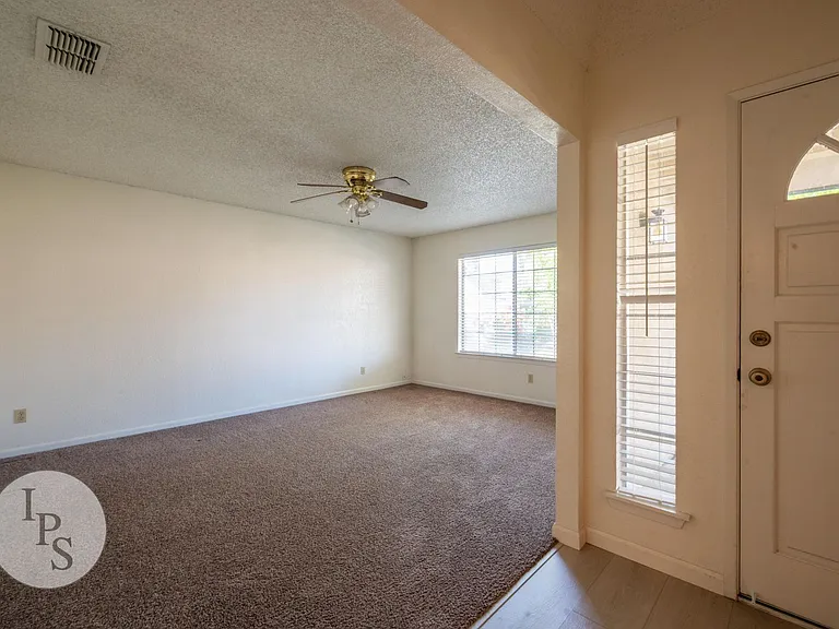 2131 E Cromwell Ave — Photo 4