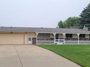 2509 23rd St SW, Minot, ND 58701
