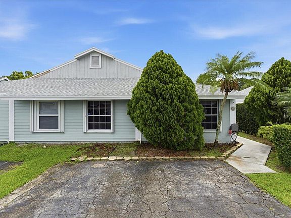 2nd image of 970 SW 111th Way