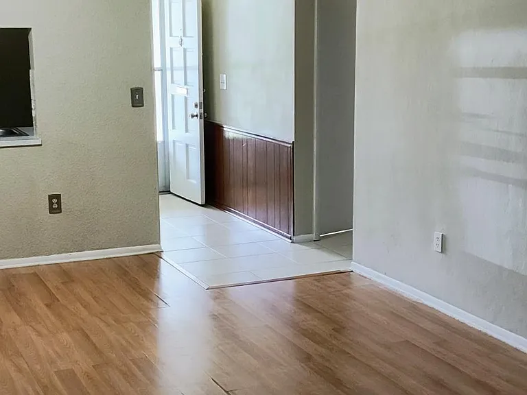 4211 Redcliff Pl — Photo 3