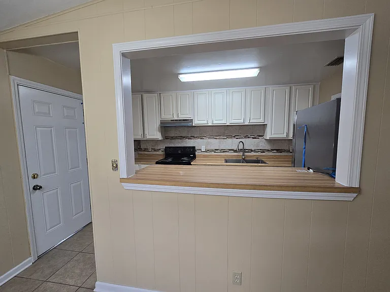 5010 Fredericksburg Ave — Photo 7