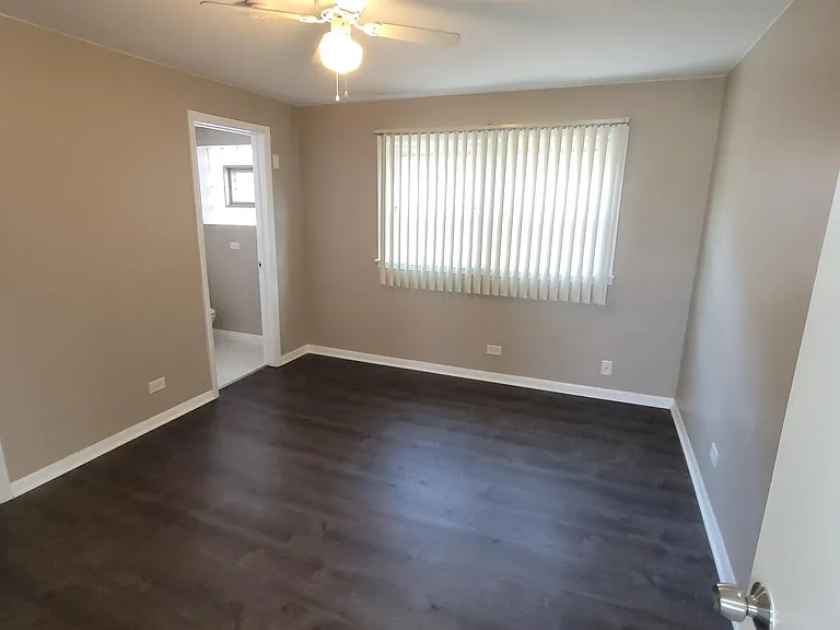 9600 S Komensky Ave — Photo 21