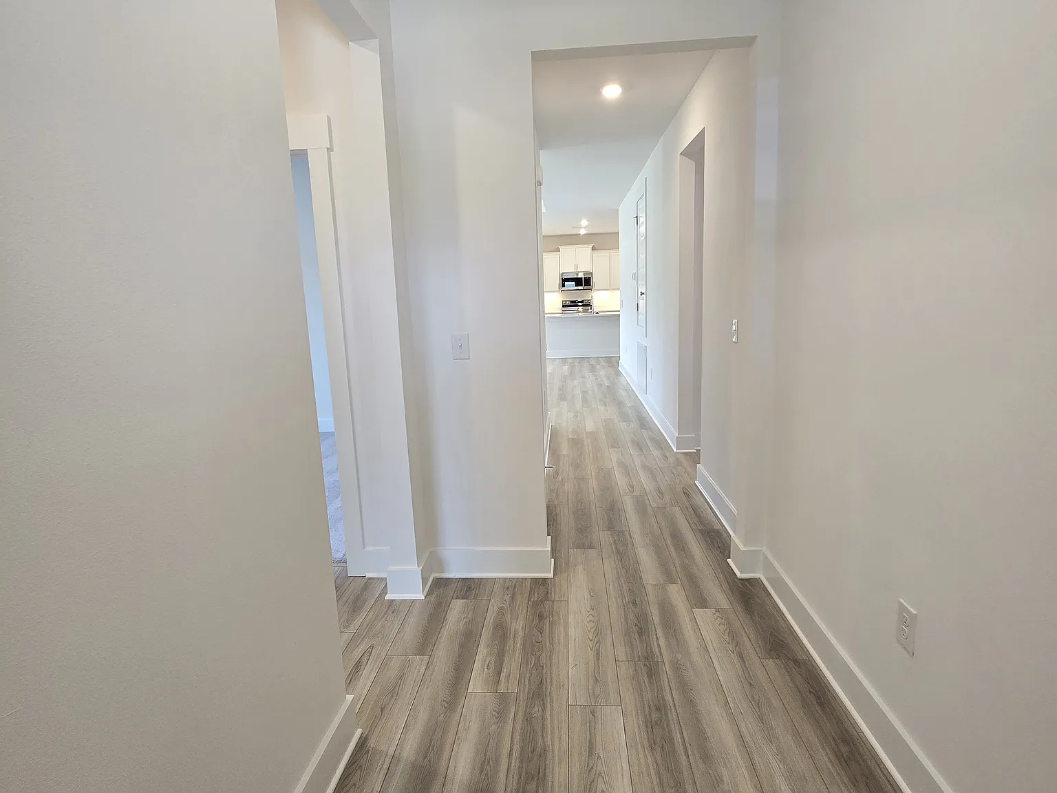 4 bed, 1891 sqft, $2,400 — Photo 3