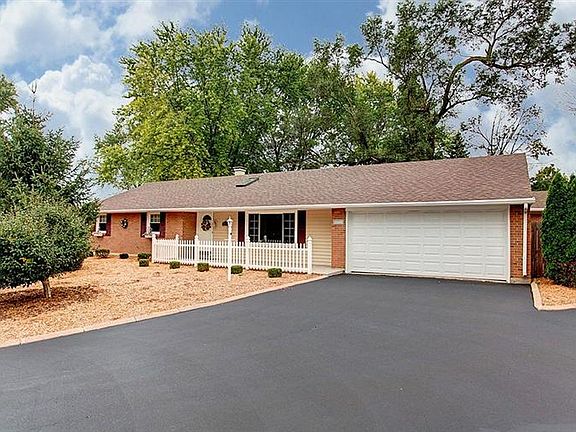 3rd image of 652 Dorsey Ct