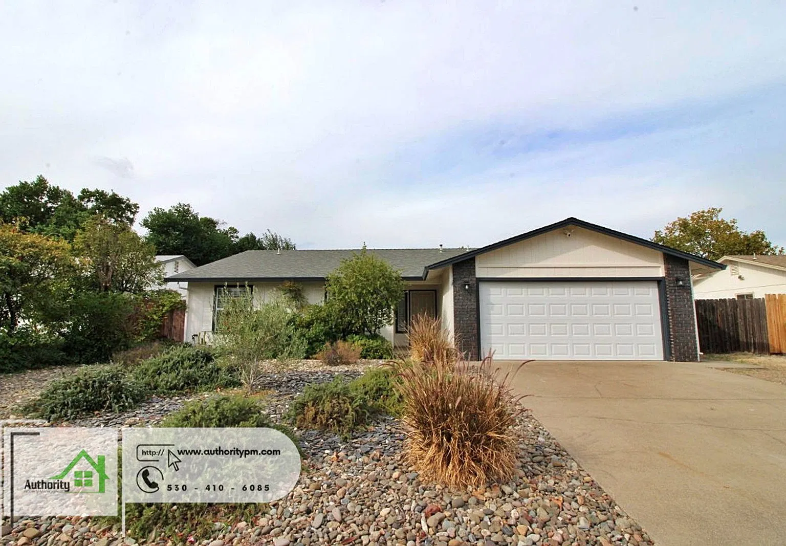 3 bed, 2.0 bath, 1524 sqft, $2,195 — Photo 2