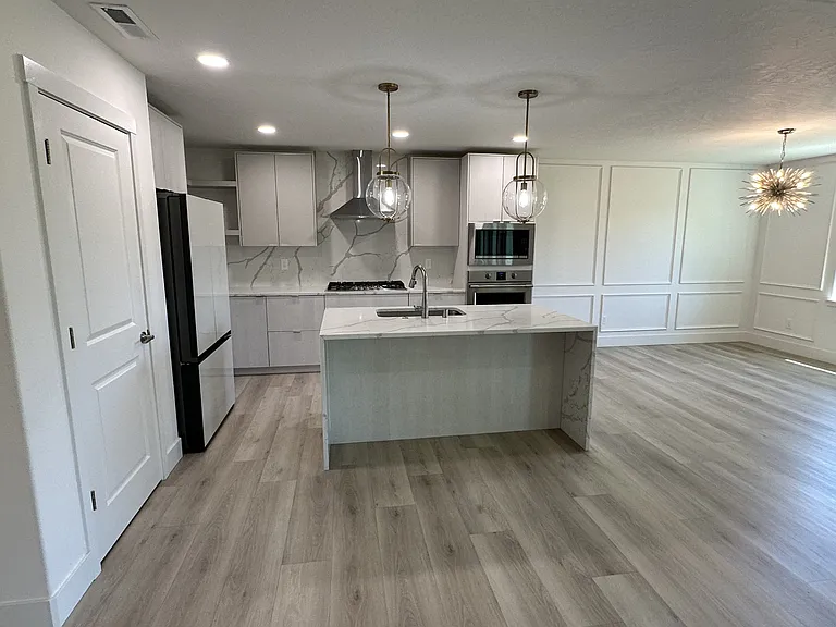 6419 W 32nd Ave — Photo 10