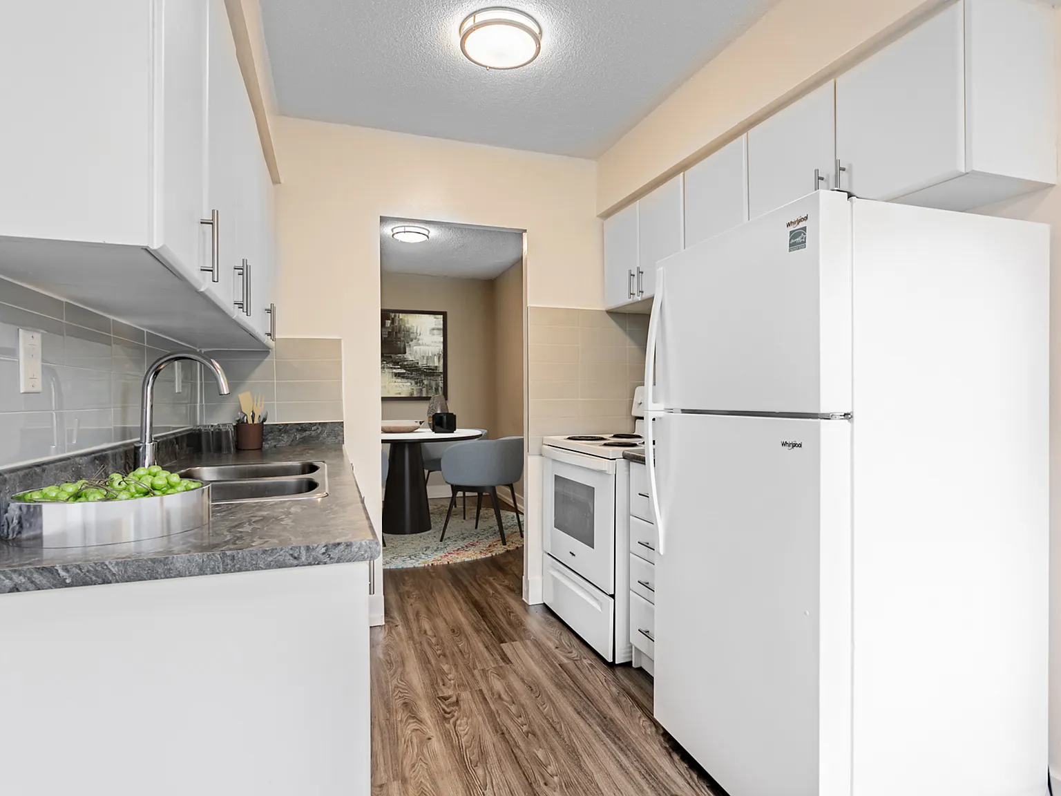 40 Tuxedo Court — Photo 3