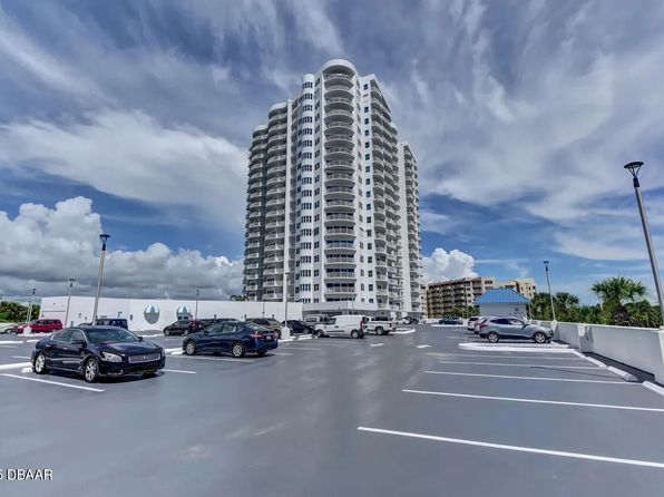 2 Oceans West Blvd APT 707