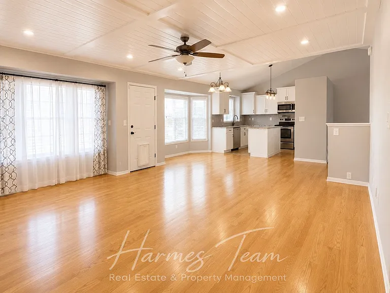 5960 Grapevine Dr — Photo 17