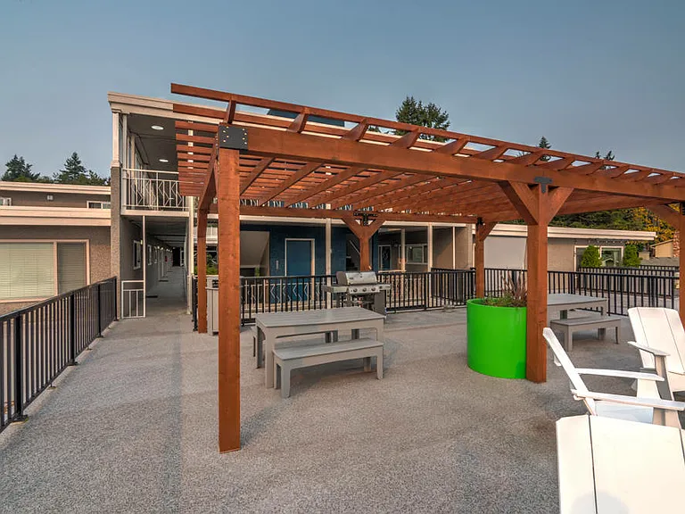 Sheridan Beach Terrace — Photo 10