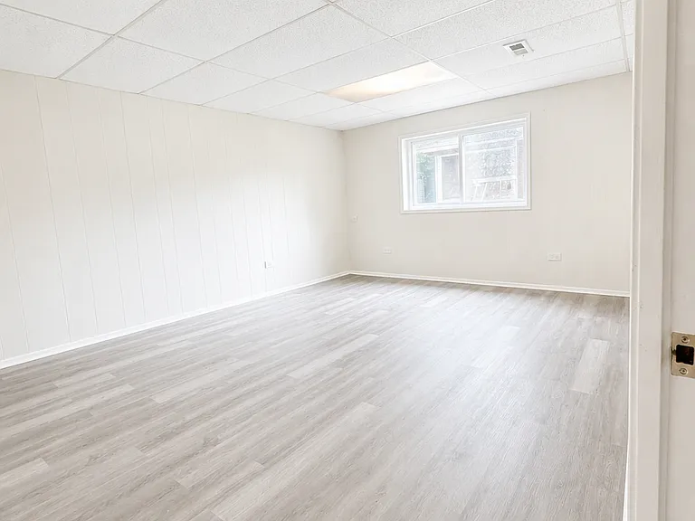 14429 Sanderson Ave — Photo 8