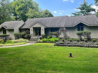 33 Hill Rd, Stillwater, NY 12170