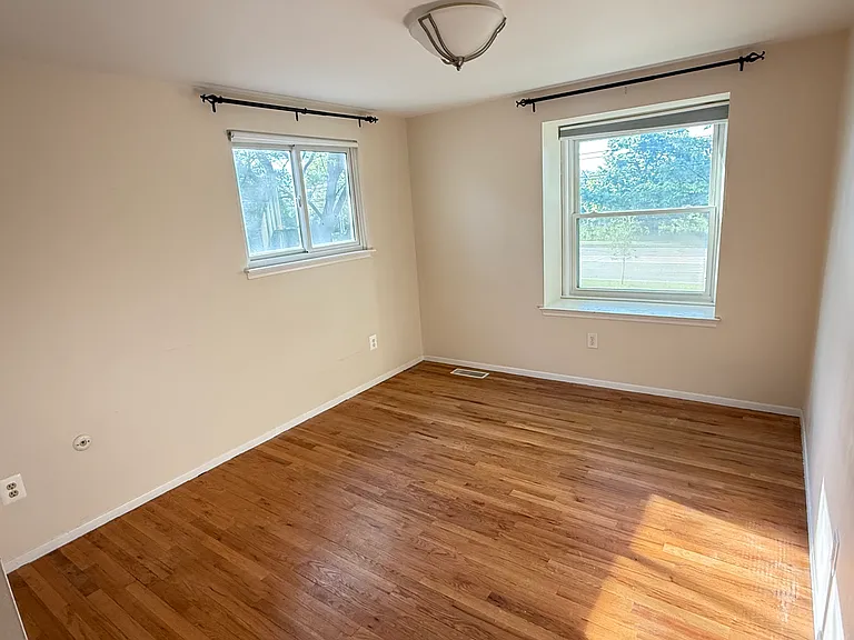 3163 Plymouth Rd — Photo 46