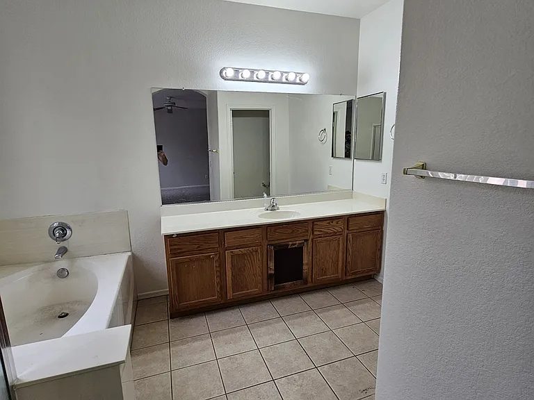 12247 W Grant St — Photo 9