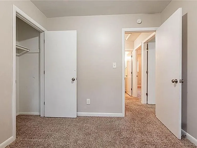 1410 Willow Dr — Photo 5