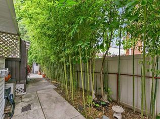 20 Point Cres, Whitestone, NY 11357