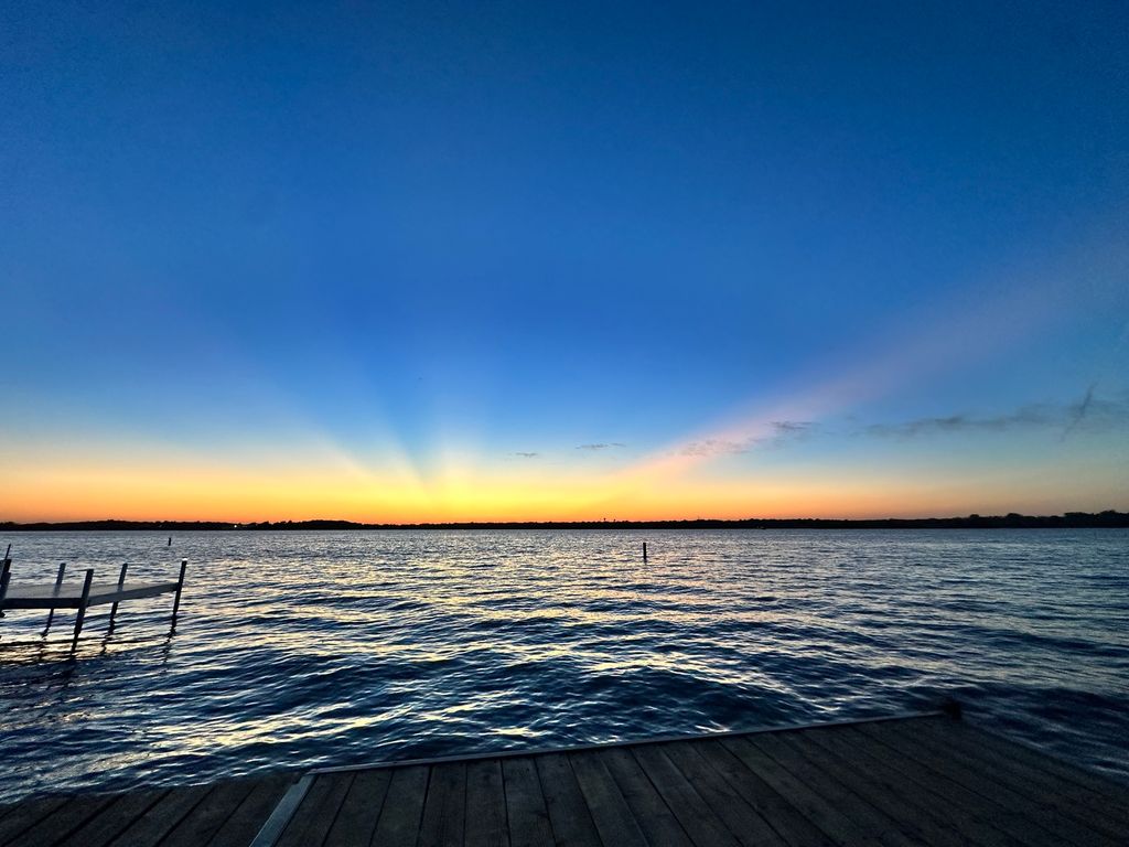 68 Lake Ln, Fox Lake, IL - View 3