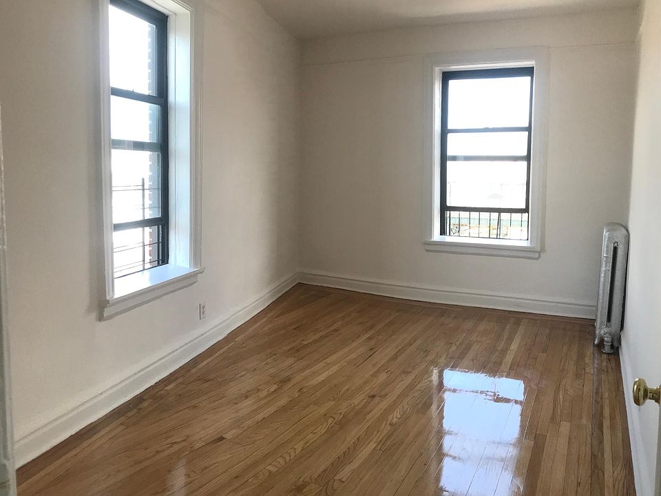 2nd image of 2419 Davidson Ave