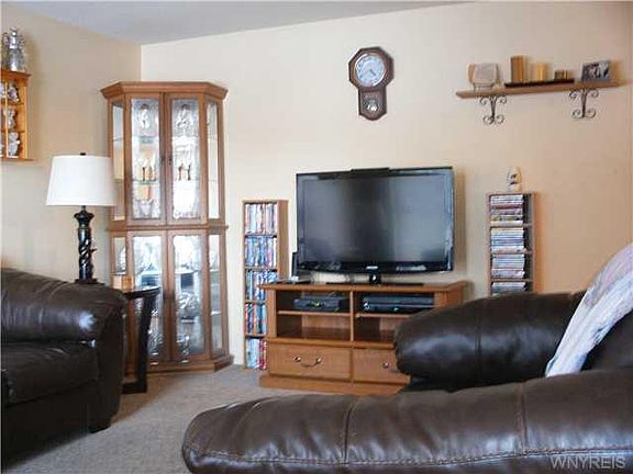 4th image of 6750 White Ct