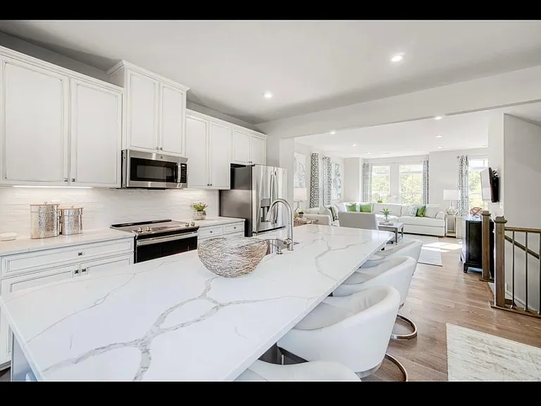 423 Dan River Way — Photo 2