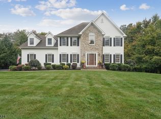 12 Chelsea Dr, Randolph, NJ 07869