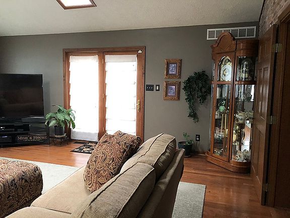 5th image of 511 Stony Creek Cir
