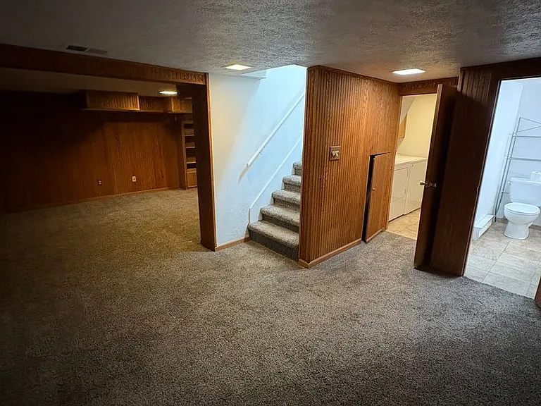 678 S Corona St — Photo 12