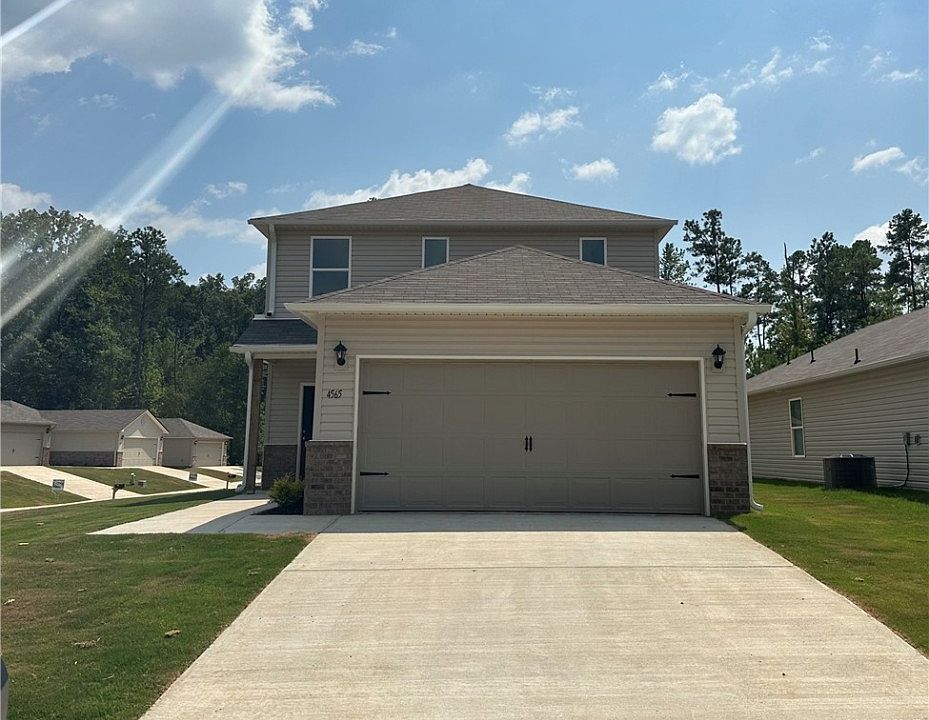 1st image of 4565 Barretts Trace Blvd