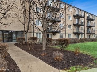2420 E Brandenberry Ct APT 1D, Arlington Heights, IL 60004