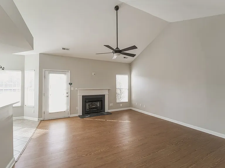 4031 Huntmeadow Dr — Photo 5